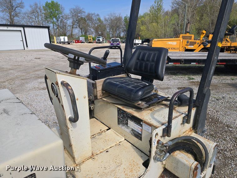 image for item EM7073 1987 Ingersoll Rand DD-32 double drum vibratory roller