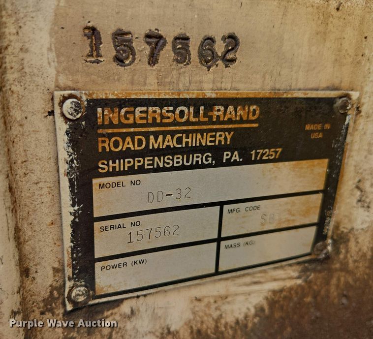 image for item EM7073 1987 Ingersoll Rand DD-32 double drum vibratory roller