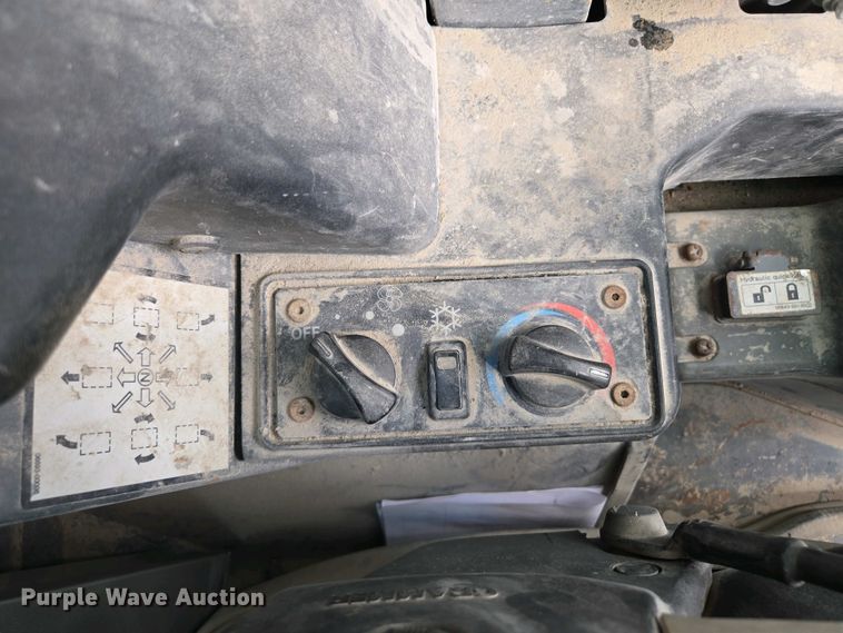 image for item EM7077 2014 Takeuchi TL12 tracked skid steer loader