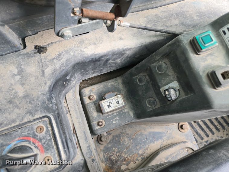 image for item EM7077 2014 Takeuchi TL12 tracked skid steer loader