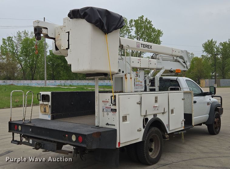 image for item EM7085 2010 Dodge  Ram 5500  bucket truck