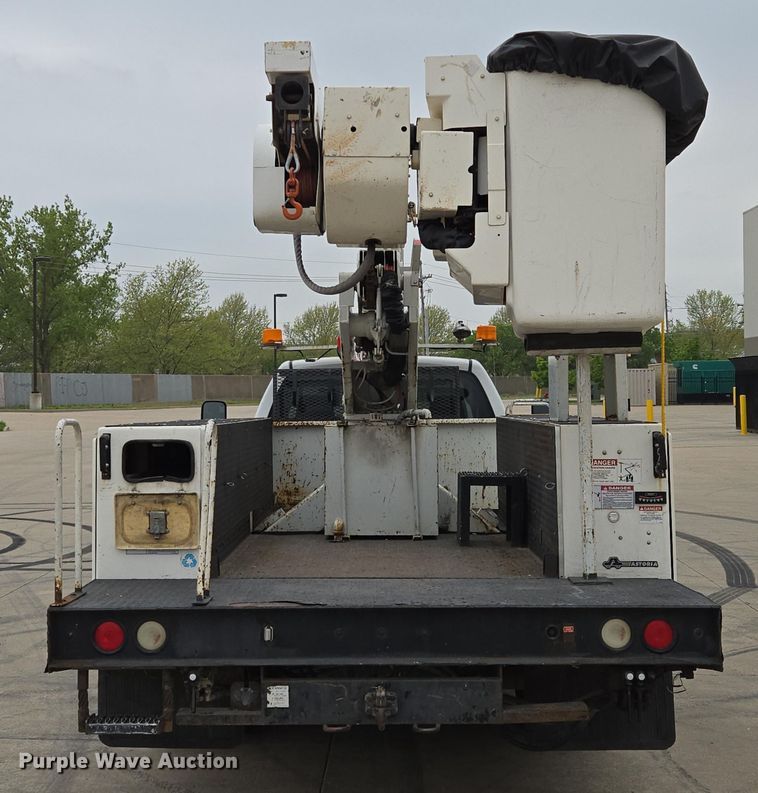 image for item EM7085 2010 Dodge  Ram 5500  bucket truck