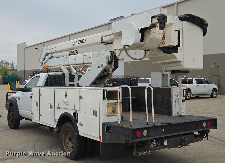 image for item EM7085 2010 Dodge  Ram 5500  bucket truck