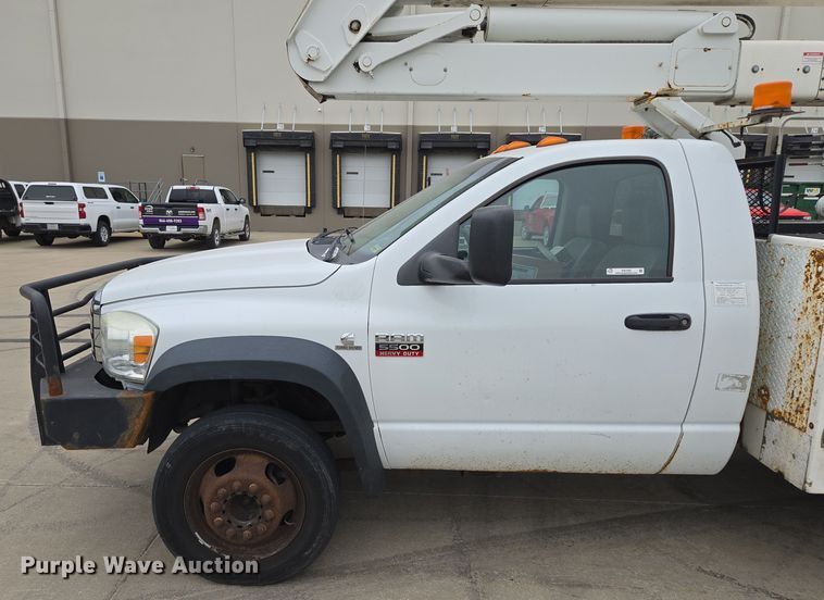 image for item EM7085 2010 Dodge  Ram 5500  bucket truck