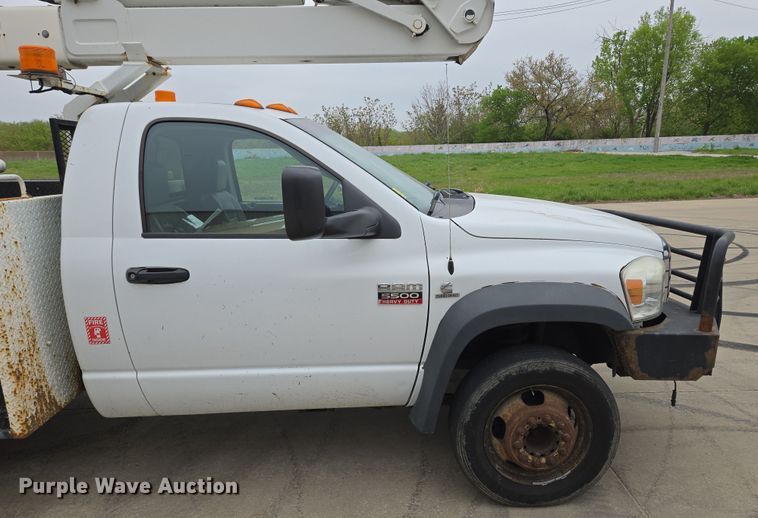image for item EM7085 2010 Dodge  Ram 5500  bucket truck