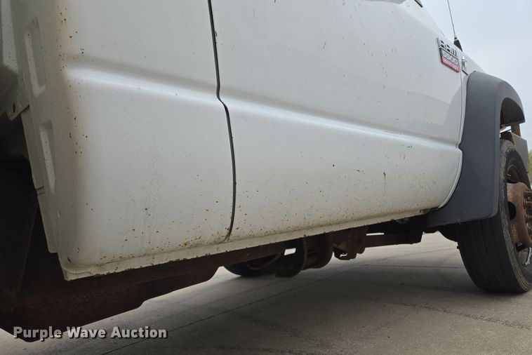 image for item EM7085 2010 Dodge  Ram 5500  bucket truck