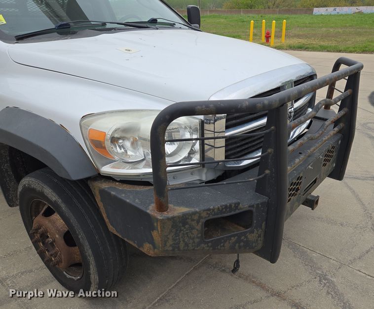 image for item EM7085 2010 Dodge  Ram 5500  bucket truck