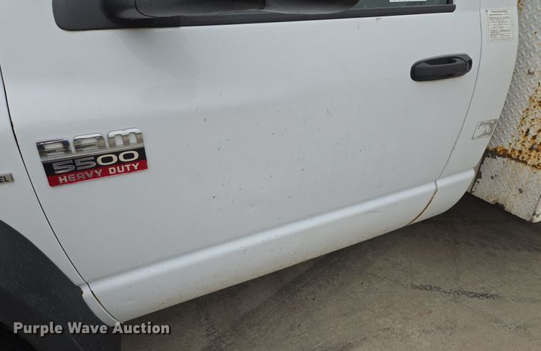 image for item EM7085 2010 Dodge  Ram 5500  bucket truck