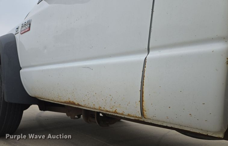 image for item EM7085 2010 Dodge  Ram 5500  bucket truck