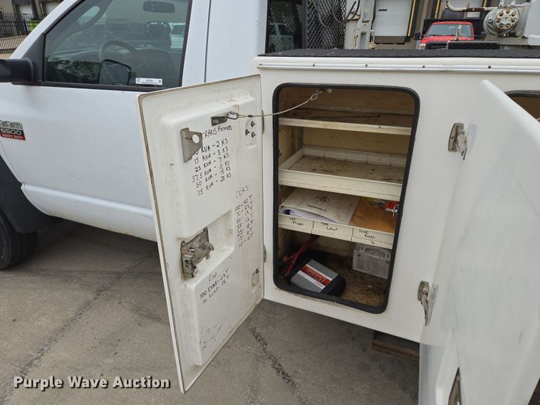 image for item EM7085 2010 Dodge  Ram 5500  bucket truck