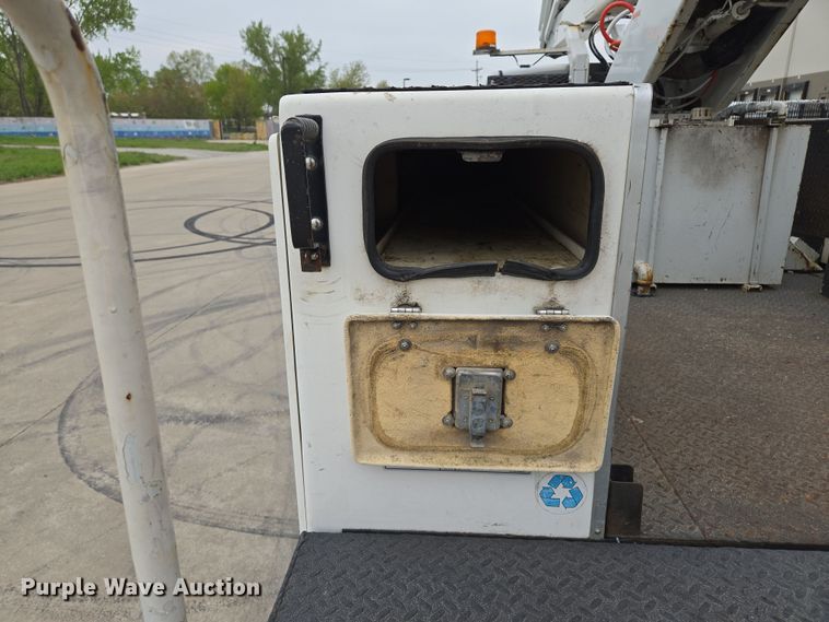 image for item EM7085 2010 Dodge  Ram 5500  bucket truck