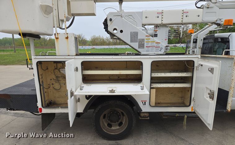 image for item EM7085 2010 Dodge  Ram 5500  bucket truck
