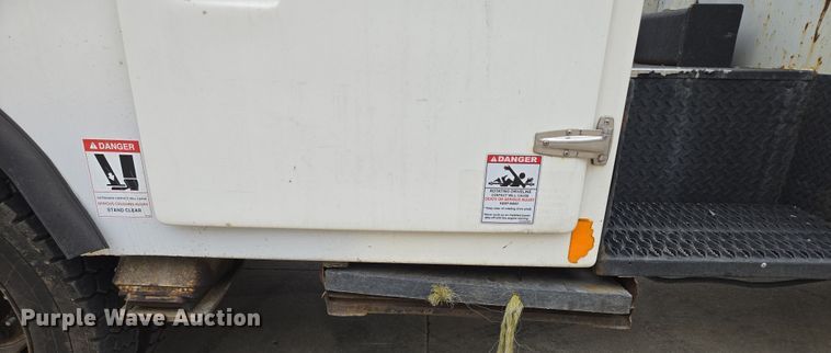 image for item EM7085 2010 Dodge  Ram 5500  bucket truck