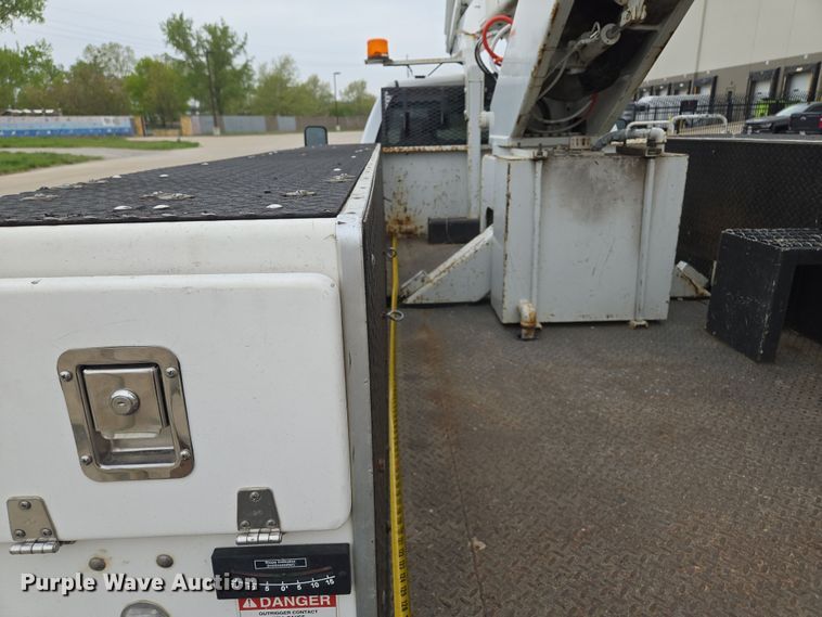 image for item EM7085 2010 Dodge  Ram 5500  bucket truck