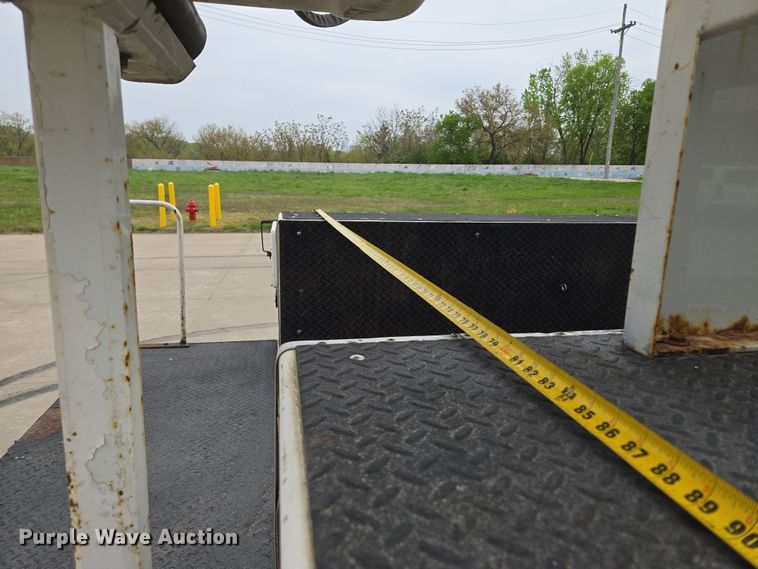 image for item EM7085 2010 Dodge  Ram 5500  bucket truck