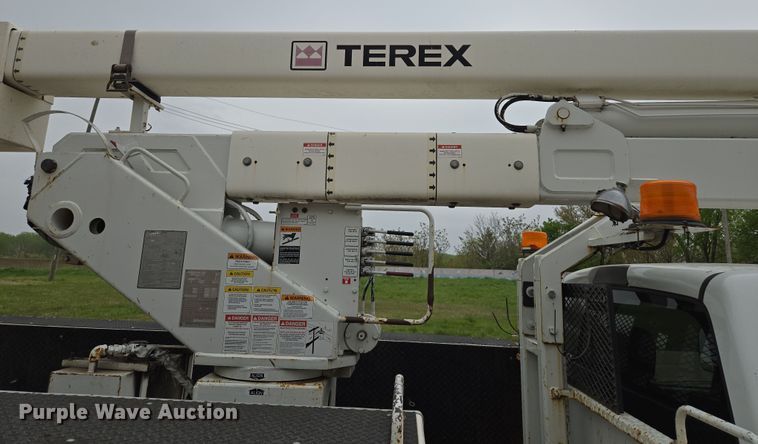 image for item EM7085 2010 Dodge  Ram 5500  bucket truck