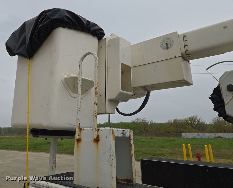 image for item EM7085 2010 Dodge  Ram 5500  bucket truck