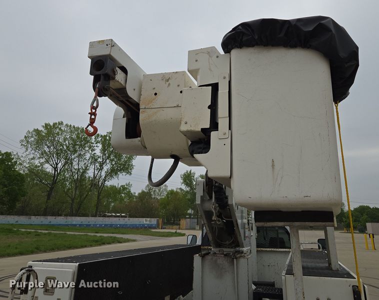 image for item EM7085 2010 Dodge  Ram 5500  bucket truck