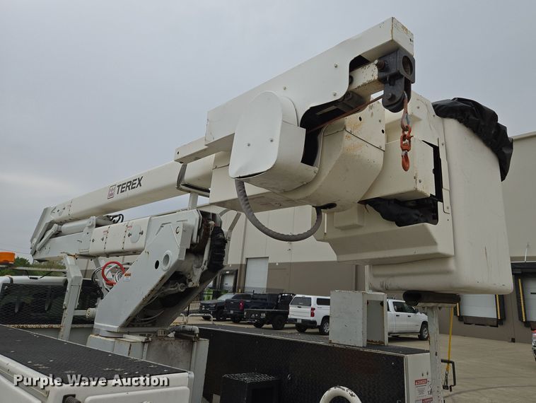 image for item EM7085 2010 Dodge  Ram 5500  bucket truck