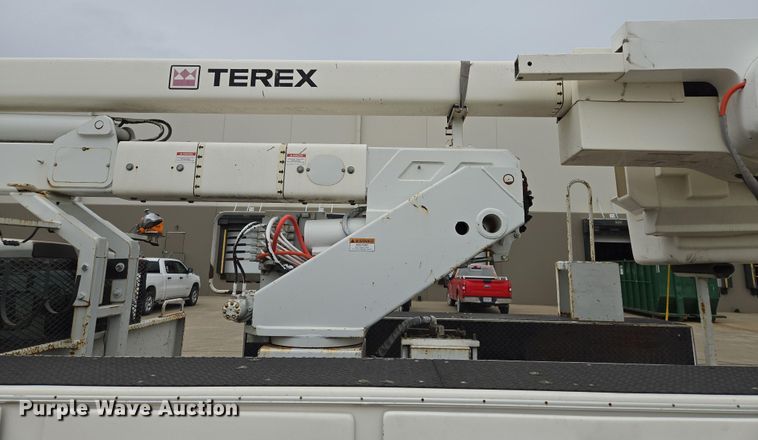 image for item EM7085 2010 Dodge  Ram 5500  bucket truck