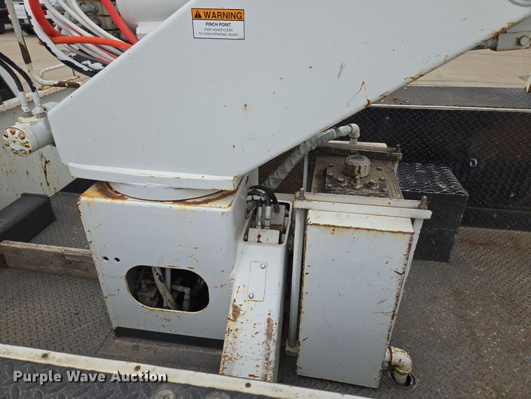 image for item EM7085 2010 Dodge  Ram 5500  bucket truck