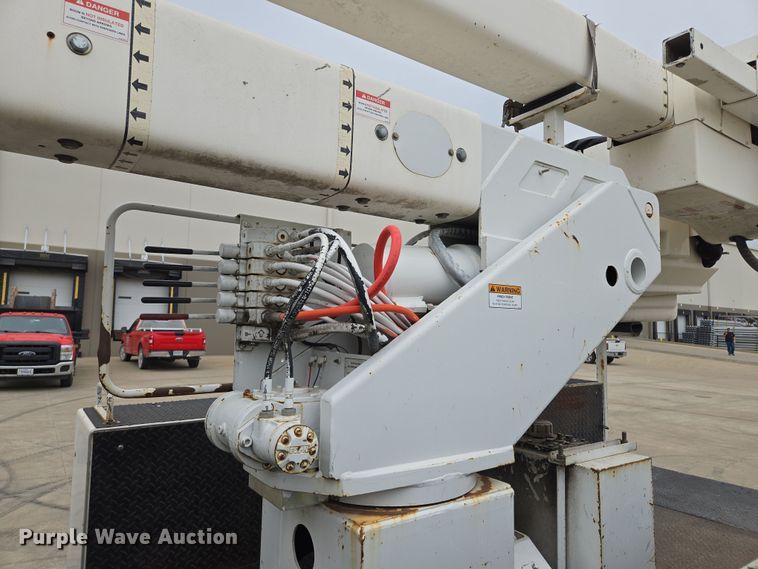 image for item EM7085 2010 Dodge  Ram 5500  bucket truck