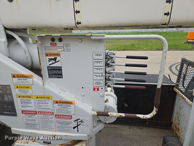 image for item EM7085 2010 Dodge  Ram 5500  bucket truck