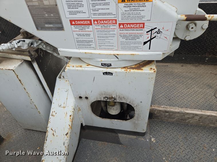 image for item EM7085 2010 Dodge  Ram 5500  bucket truck