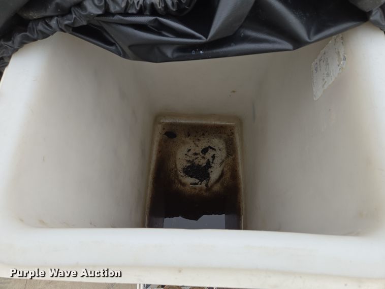 image for item EM7085 2010 Dodge  Ram 5500  bucket truck