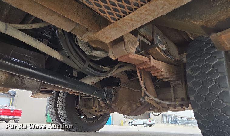 image for item EM7085 2010 Dodge  Ram 5500  bucket truck