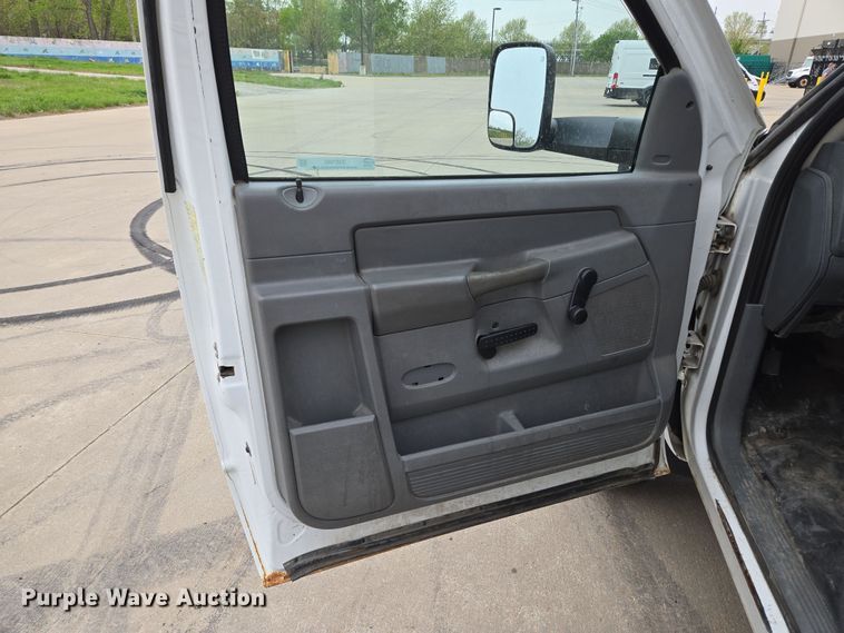 image for item EM7085 2010 Dodge  Ram 5500  bucket truck