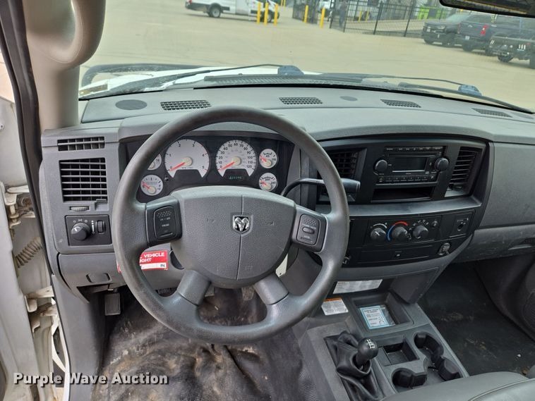 image for item EM7085 2010 Dodge  Ram 5500  bucket truck