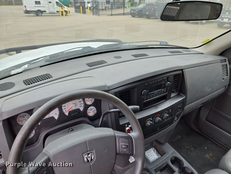 image for item EM7085 2010 Dodge  Ram 5500  bucket truck