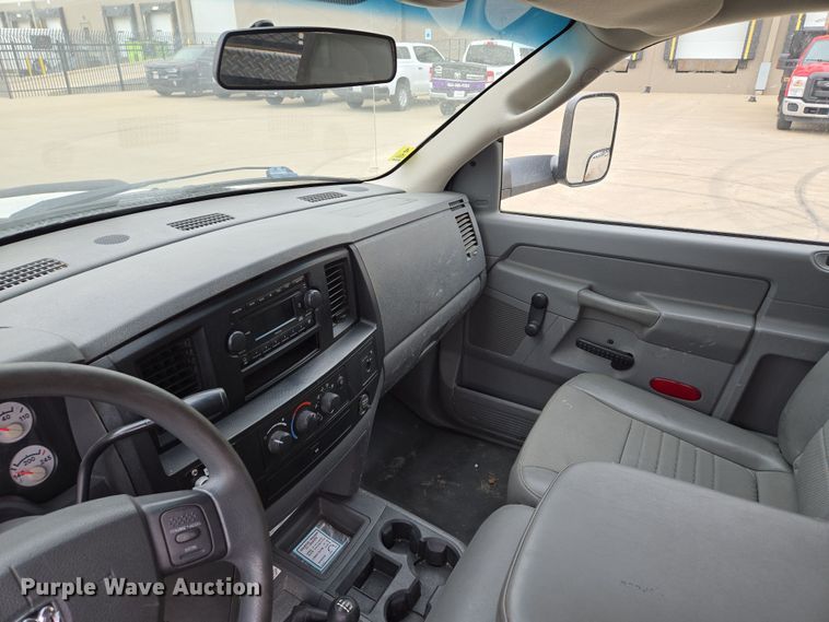 image for item EM7085 2010 Dodge  Ram 5500  bucket truck