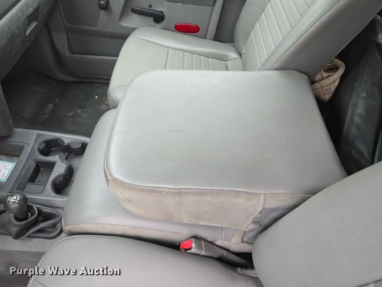 image for item EM7085 2010 Dodge  Ram 5500  bucket truck