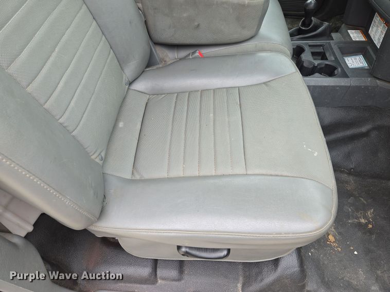 image for item EM7085 2010 Dodge  Ram 5500  bucket truck