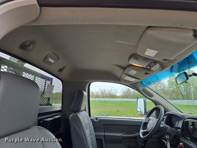 image for item EM7085 2010 Dodge  Ram 5500  bucket truck