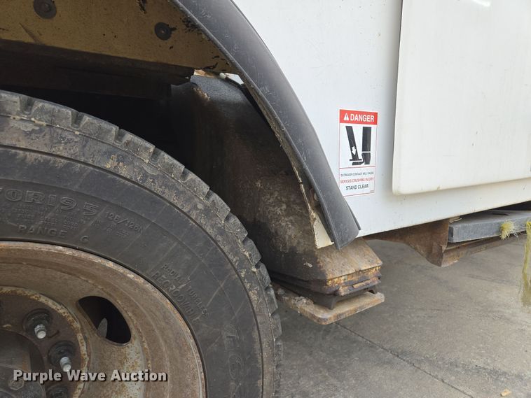 image for item EM7085 2010 Dodge  Ram 5500  bucket truck