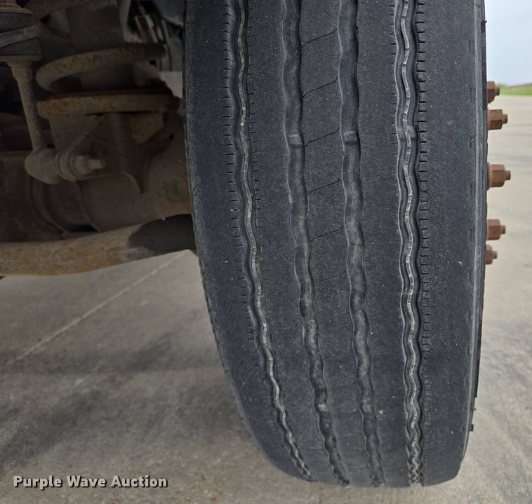 image for item EM7085 2010 Dodge  Ram 5500  bucket truck