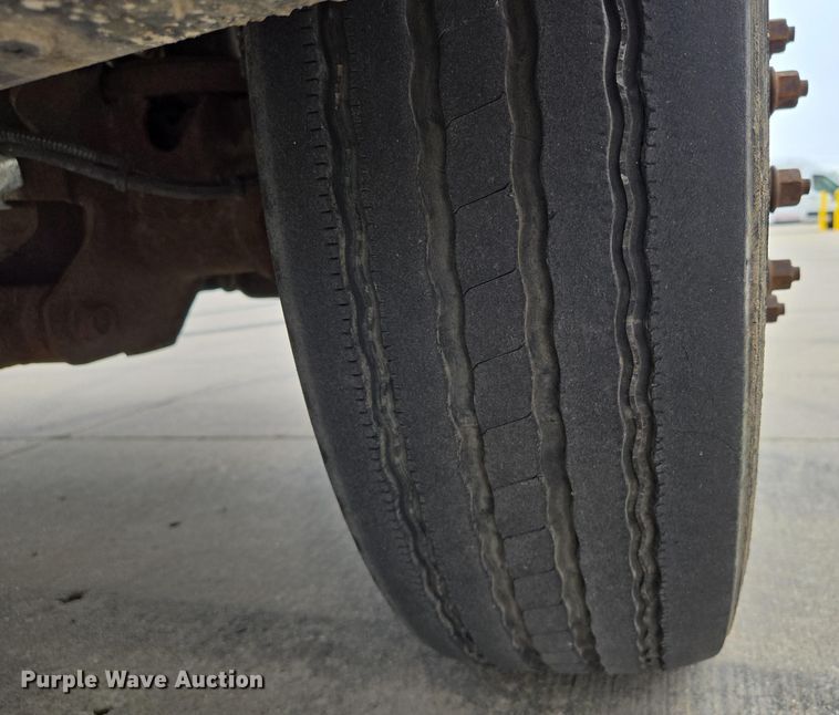 image for item EM7085 2010 Dodge  Ram 5500  bucket truck