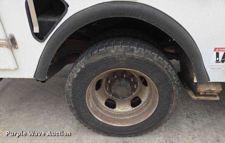 image for item EM7085 2010 Dodge  Ram 5500  bucket truck