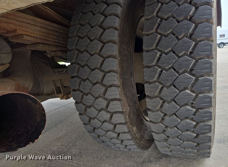 image for item EM7085 2010 Dodge  Ram 5500  bucket truck