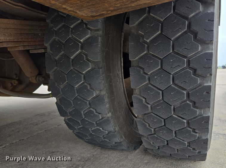 image for item EM7085 2010 Dodge  Ram 5500  bucket truck