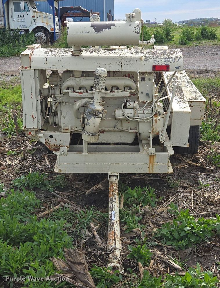 image for item EM7153 Mud pump 
