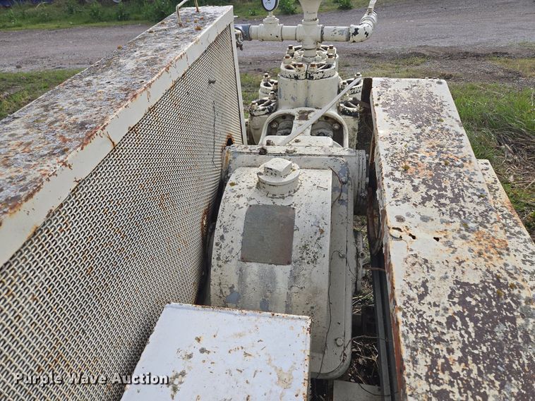 image for item EM7153 Mud pump 