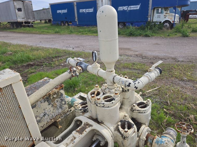 image for item EM7153 Mud pump 