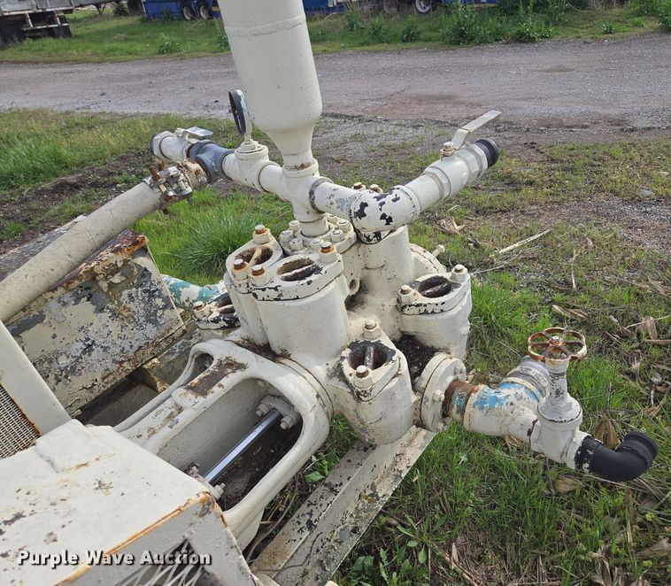 image for item EM7153 Mud pump 