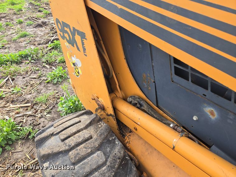 image for item EM7154 2001 Case 95XT skid steer loader