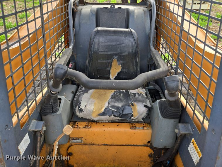 image for item EM7154 2001 Case 95XT skid steer loader
