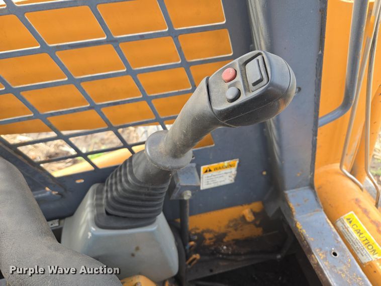 image for item EM7154 2001 Case 95XT skid steer loader